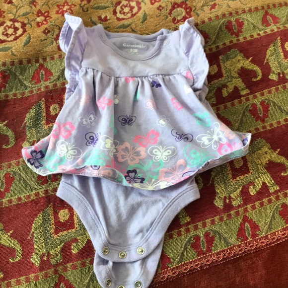 A shirt with a built in onesie - Picture 1 of 1